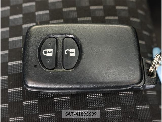 Toyota AQUA 2019-08 8361040-17