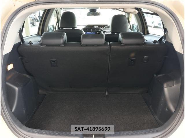 Toyota AQUA 2019-08 8361040-18
