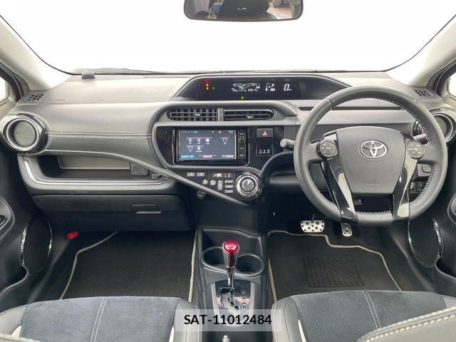 Toyota AQUA 2016-04 8361070-1