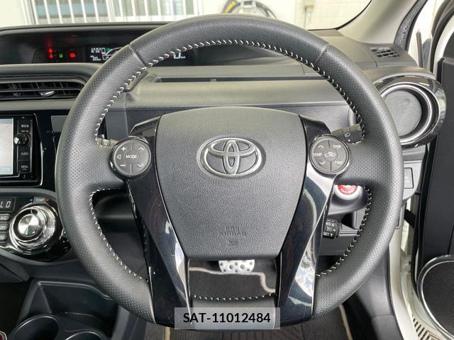 Toyota AQUA 2016-04 8361070-10