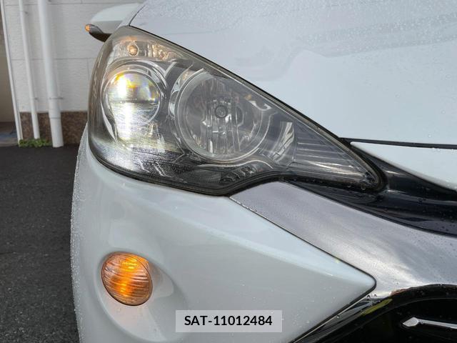 Toyota AQUA 2016-04 8361070-11