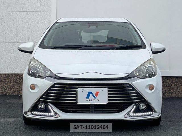 Toyota AQUA 2016-04 8361070-13