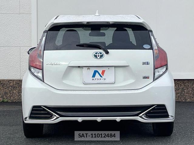 Toyota AQUA 2016-04 8361070-14