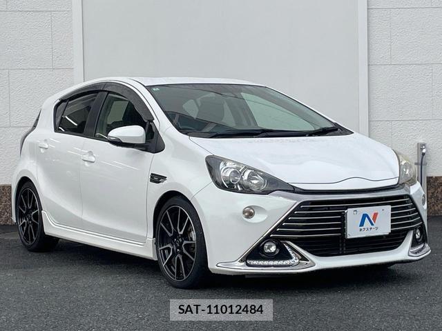 Toyota AQUA 2016-04 8361070-15