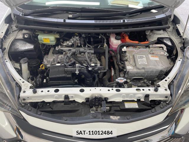 Toyota AQUA 2016-04 8361070-17