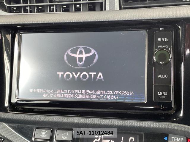 Toyota AQUA 2016-04 8361070-2