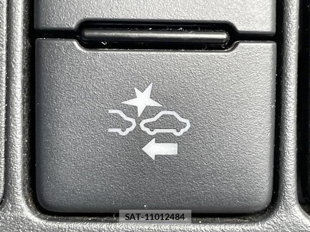 Toyota AQUA 2016-04 8361070-4