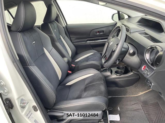 Toyota AQUA 2016-04 8361070-7
