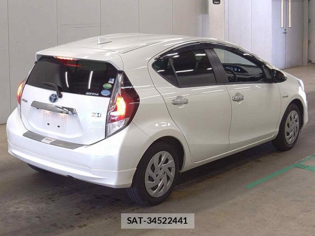 Toyota AQUA 2016-07 8361324-1