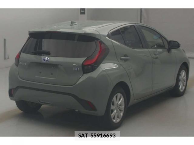 Toyota AQUA 2022-07 8361368-1