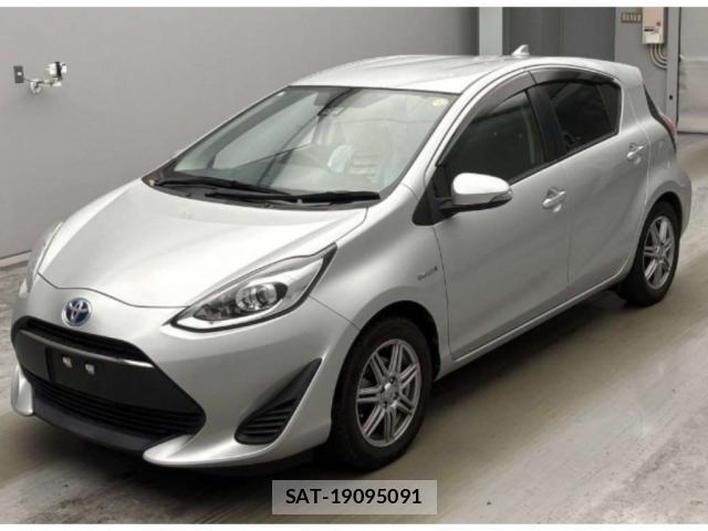Toyota AQUA 2019-07 8361374-0