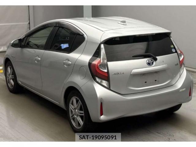 Toyota AQUA 2019-07 8361374-1