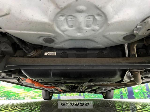 Toyota AQUA 2014-10 8361525-18