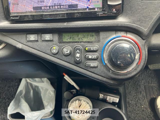 Toyota AQUA 2013-07 8361659-17