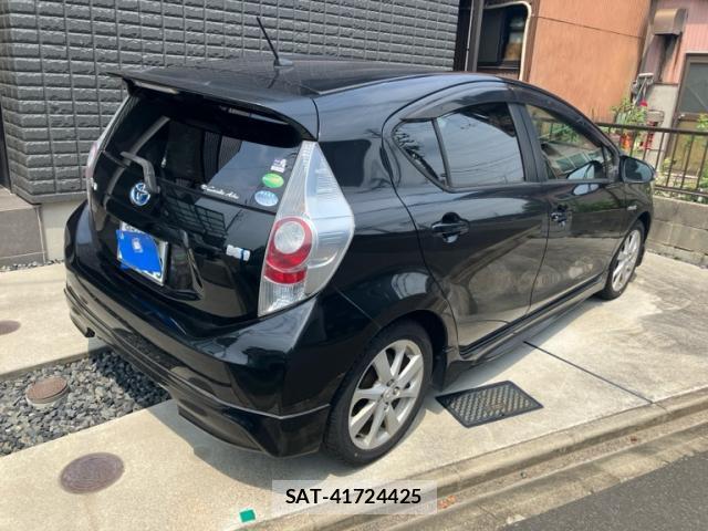 Toyota AQUA 2013-07 8361659-2