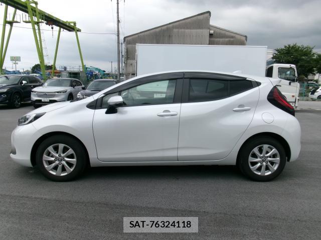 Toyota AQUA 2023-03 8361764-10