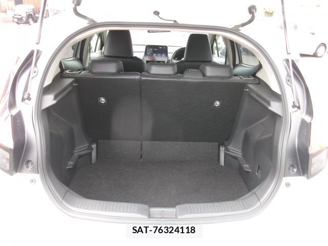 Toyota AQUA 2023-03 8361764-18