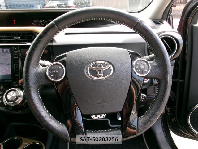Toyota AQUA 2015-02 8361766-19