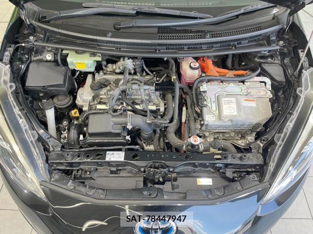 Toyota AQUA 2018-03 8361806-17