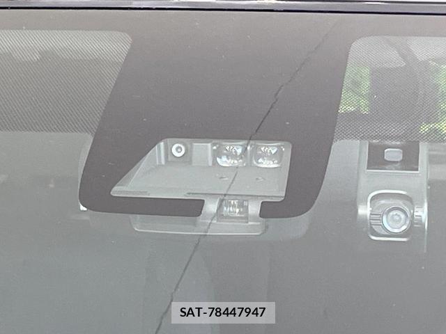 Toyota AQUA 2018-03 8361806-4