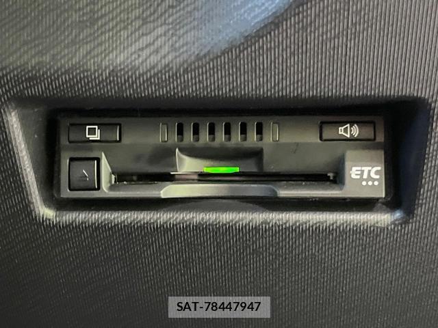 Toyota AQUA 2018-03 8361806-6