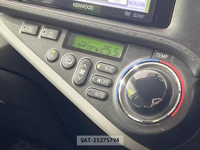 Toyota AQUA 2013-09 8361820-3