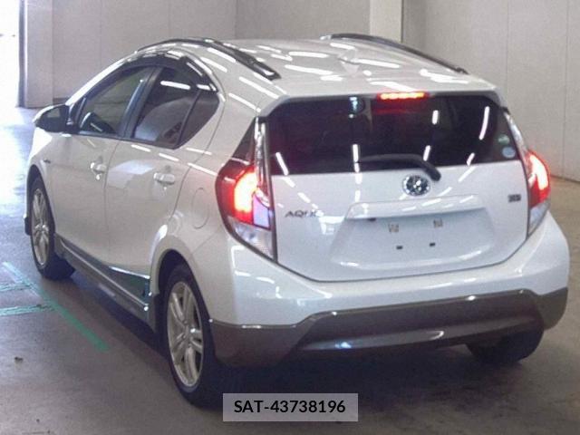 Toyota AQUA 2015-05 8361941-1