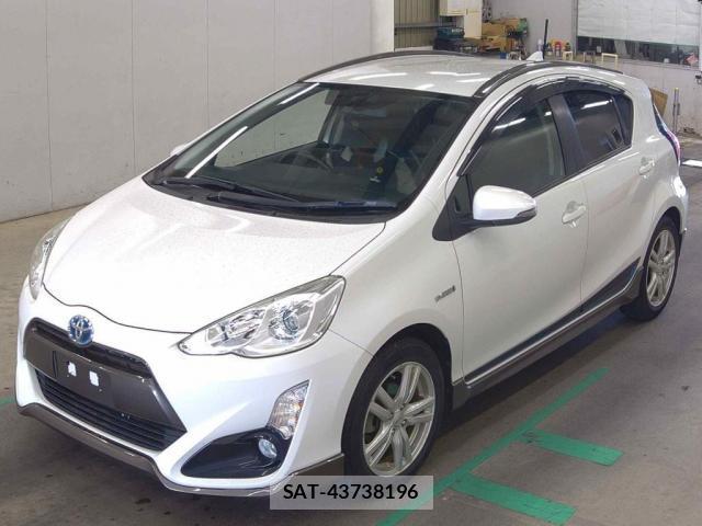 Toyota AQUA 2015-05 8361941-4