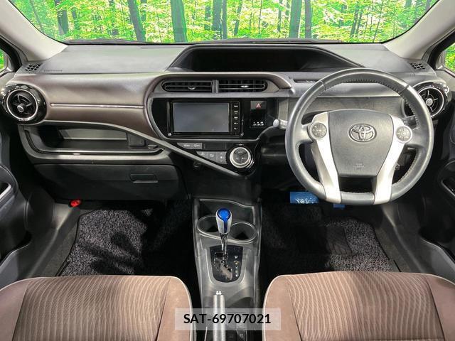 Toyota AQUA 2015-08 8361989-1