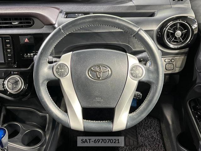 Toyota AQUA 2015-08 8361989-10