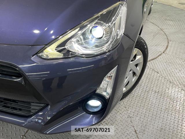 Toyota AQUA 2015-08 8361989-11