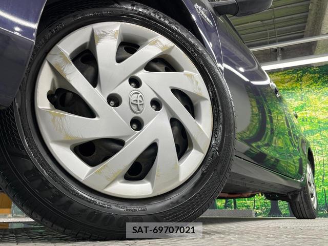 Toyota AQUA 2015-08 8361989-12