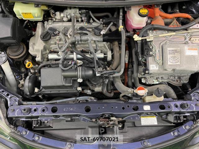 Toyota AQUA 2015-08 8361989-17