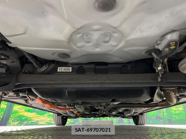 Toyota AQUA 2015-08 8361989-18