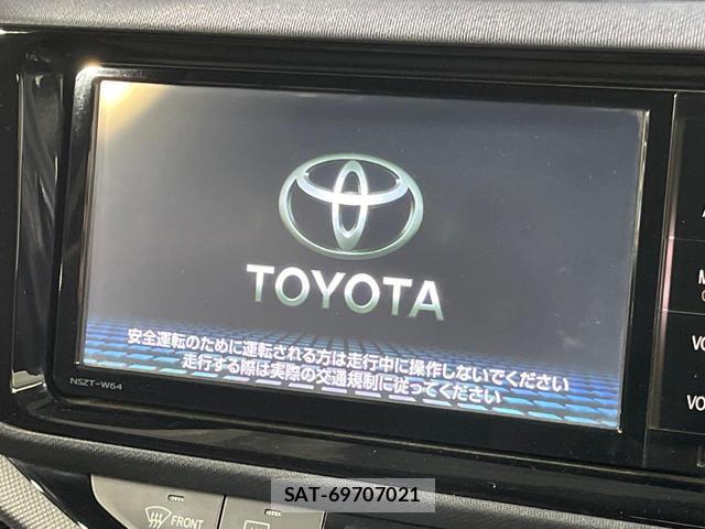 Toyota AQUA 2015-08 8361989-2