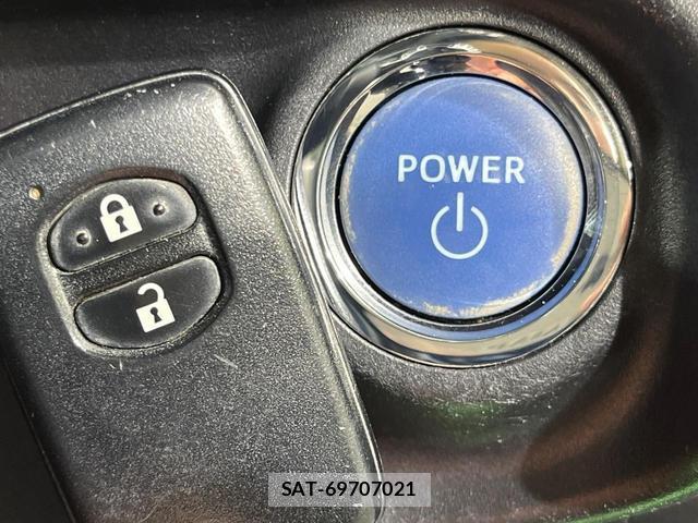 Toyota AQUA 2015-08 8361989-5