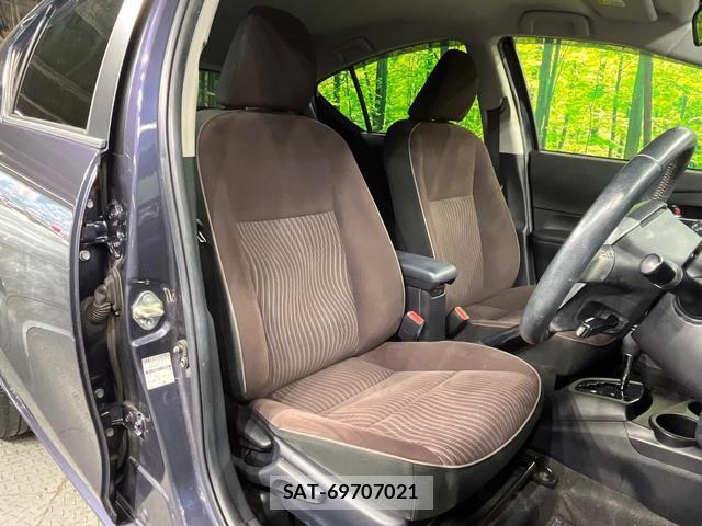 Toyota AQUA 2015-08 8361989-7