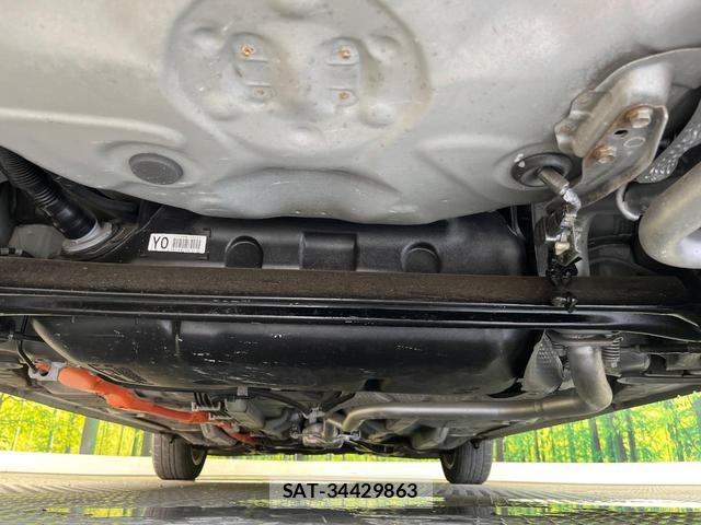 Toyota AQUA 2014-09 8362039-18