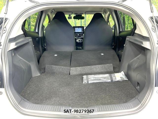 Toyota AQUA 2023-10 8362066-11