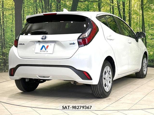 Toyota AQUA 2023-10 8362066-17
