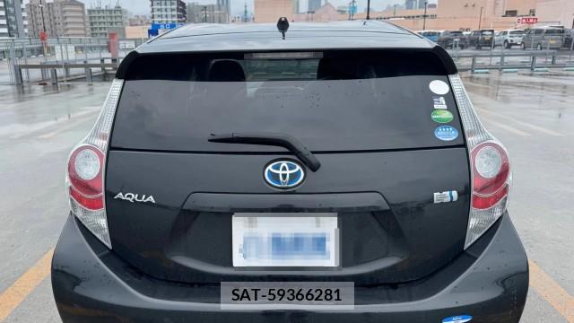 Toyota AQUA 2014-11 8362285-1