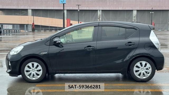 Toyota AQUA 2014-11 8362285-10