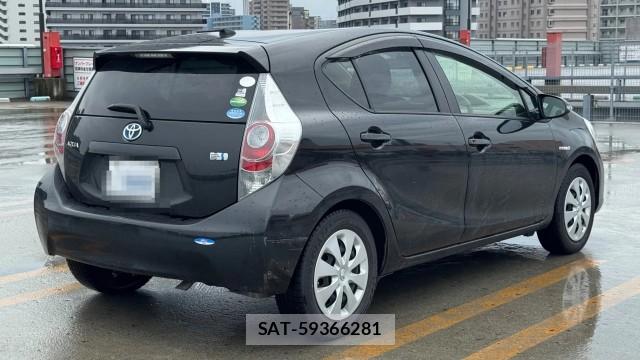 Toyota AQUA 2014-11 8362285-12