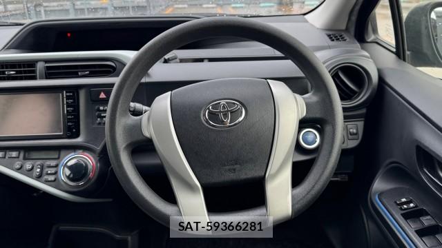 Toyota AQUA 2014-11 8362285-16