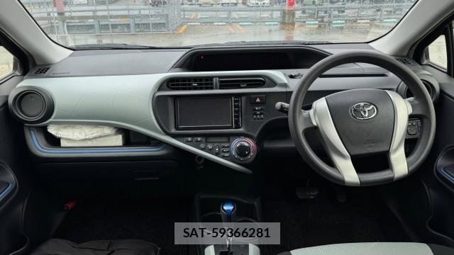 Toyota AQUA 2014-11 8362285-2