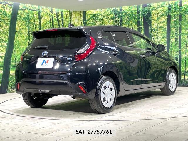 Toyota AQUA 2021-08 8362385-16