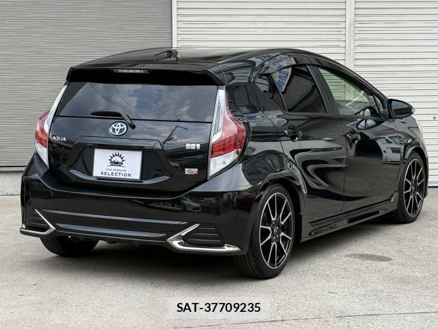 Toyota AQUA 2014-06 8362426-1