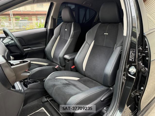Toyota AQUA 2014-06 8362426-12
