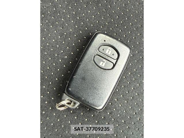 Toyota AQUA 2014-06 8362426-16