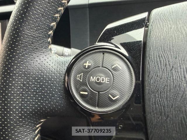 Toyota AQUA 2014-06 8362426-17
